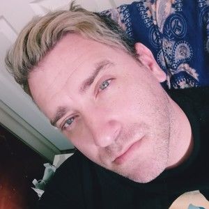 Meet your Posher, Adam